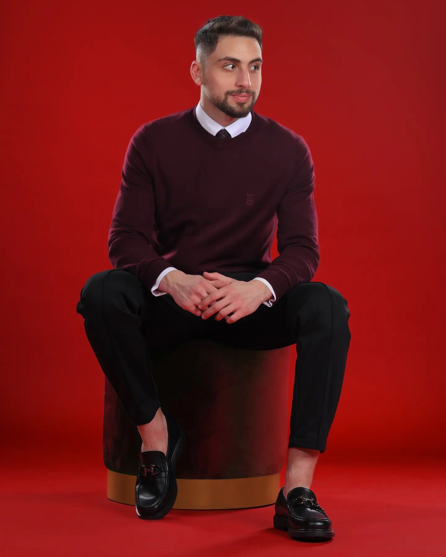 Formalities with a touch of youthful elegance.