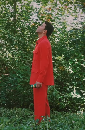 The latest fragrance campaign by Bvlgari ( we are loving the mood ❤ )starring Ahmed El Sayed founder of @twistedcurlz as the embodiment of strength and vitality, reflecting the essence of the fragrance which is inspired by ‘rebirth’. The campaign aims to evoke a sense of empowerment and renewal for those who wear the fragrance.