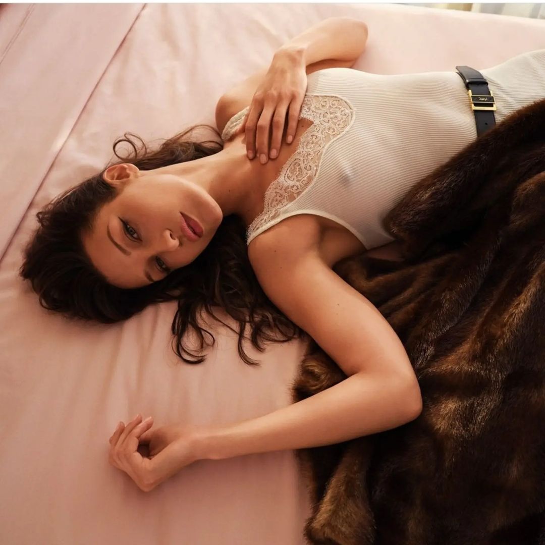 Bold, timeless, and unapologetically chic: Anthony Vacarello’s latest YSL FW campaign redefines modern elegance.