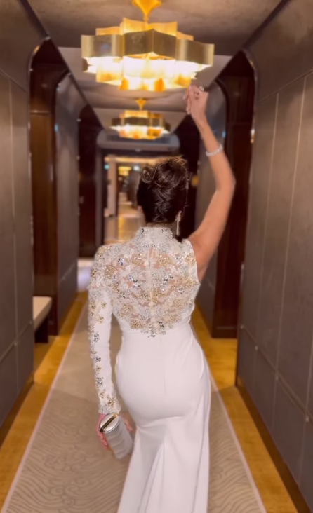 Amel Bouchacha turned heads at tonight’s #JoyAwards in Saudi Arabia.