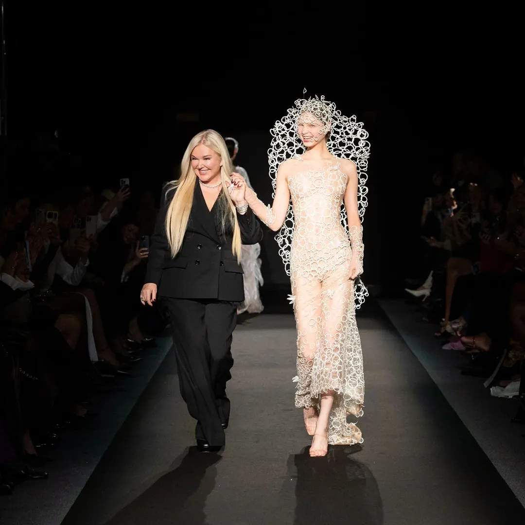 A poetic ode to elegance—YANINA Couture’s SS25 collection reimagines childhood dreams through the lens of timeless sophistication.