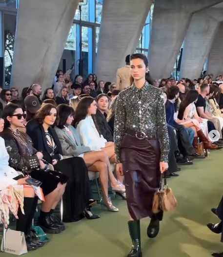 Paris witnessed a stunning showcase of innovation and heritage at the @rabanne show, where metallic mastery met modern elegance.