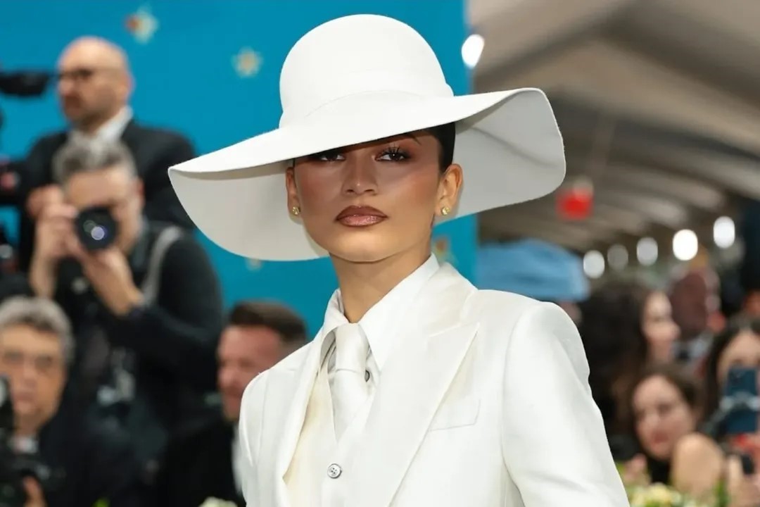 Zendaya just redefined celestial elegance.