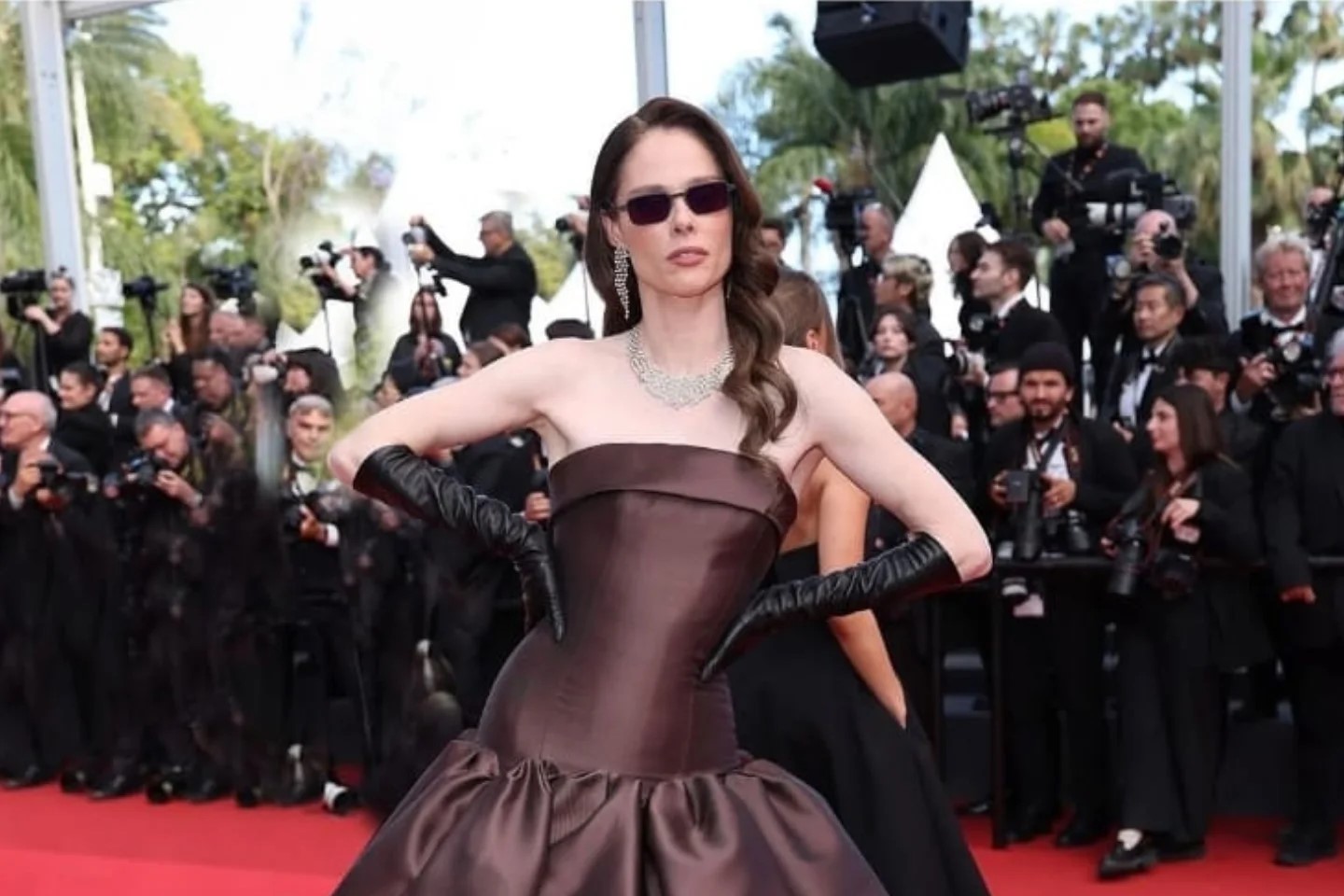 A true couture moment unfolded on the Cannes red carpet as Coco Rocha appeared for the screening of ‘Amarga Navidad’ at the Cannes Film Festival wearing a breathtaking custom sculpted strapless gown by Rami Kadi.