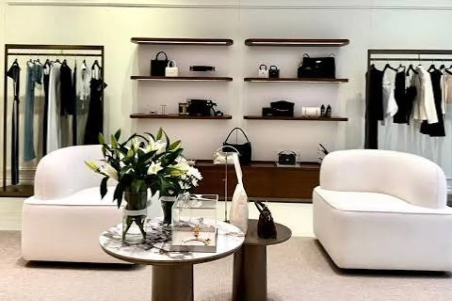 Elisabetta Franchi expands its Dubai presence with the opening of its newest boutique at Nakheel Mall, Palm Jumeirah.