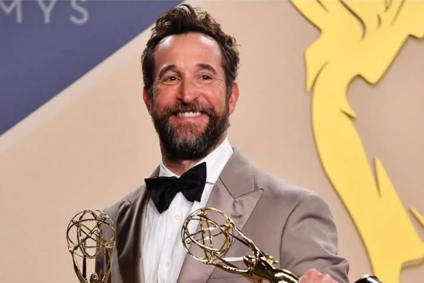 The #emmy blue carpet had us completely starstruck.